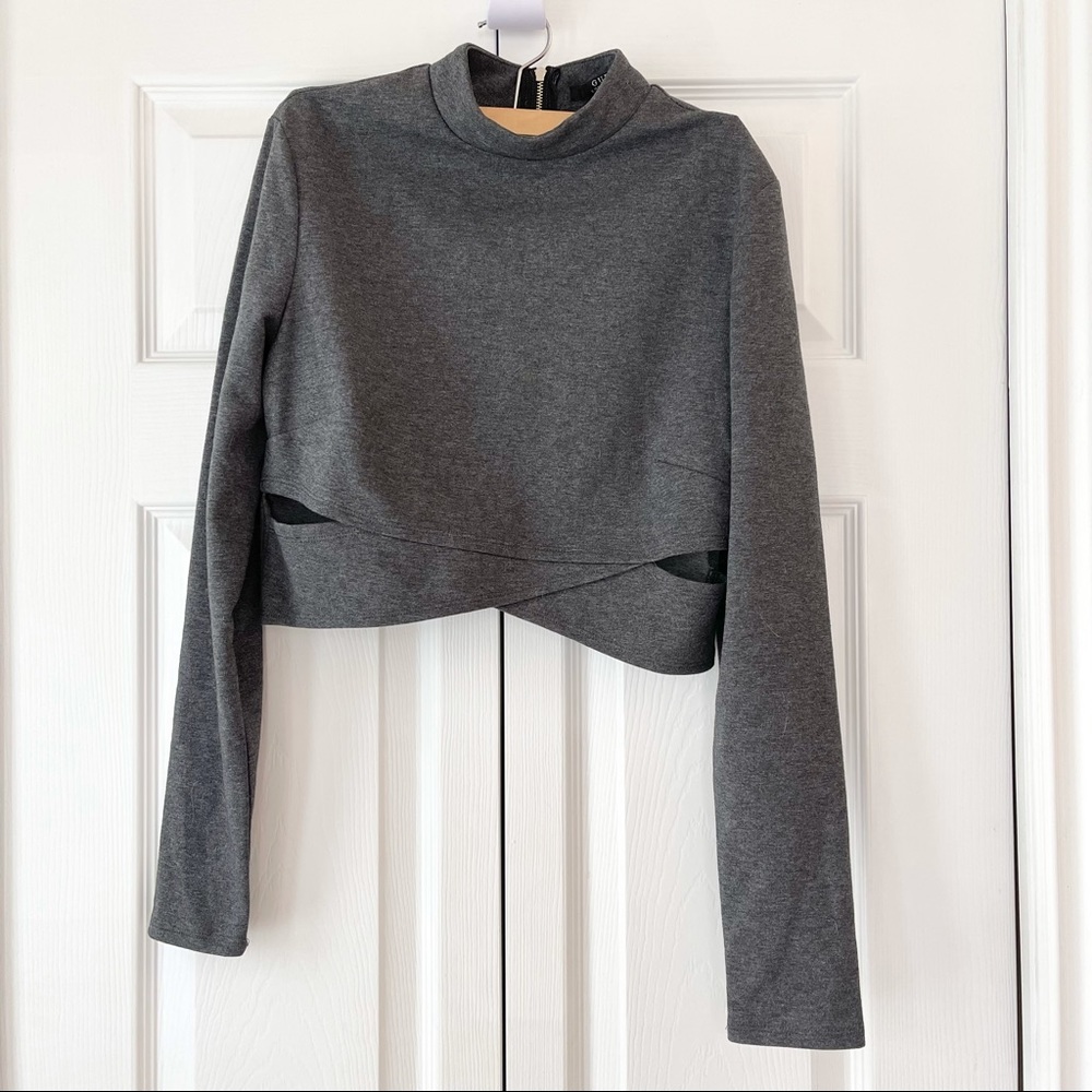 NWOT Authentic unique Guess long sleeves crop top